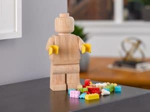 figurine en bois lego 853967